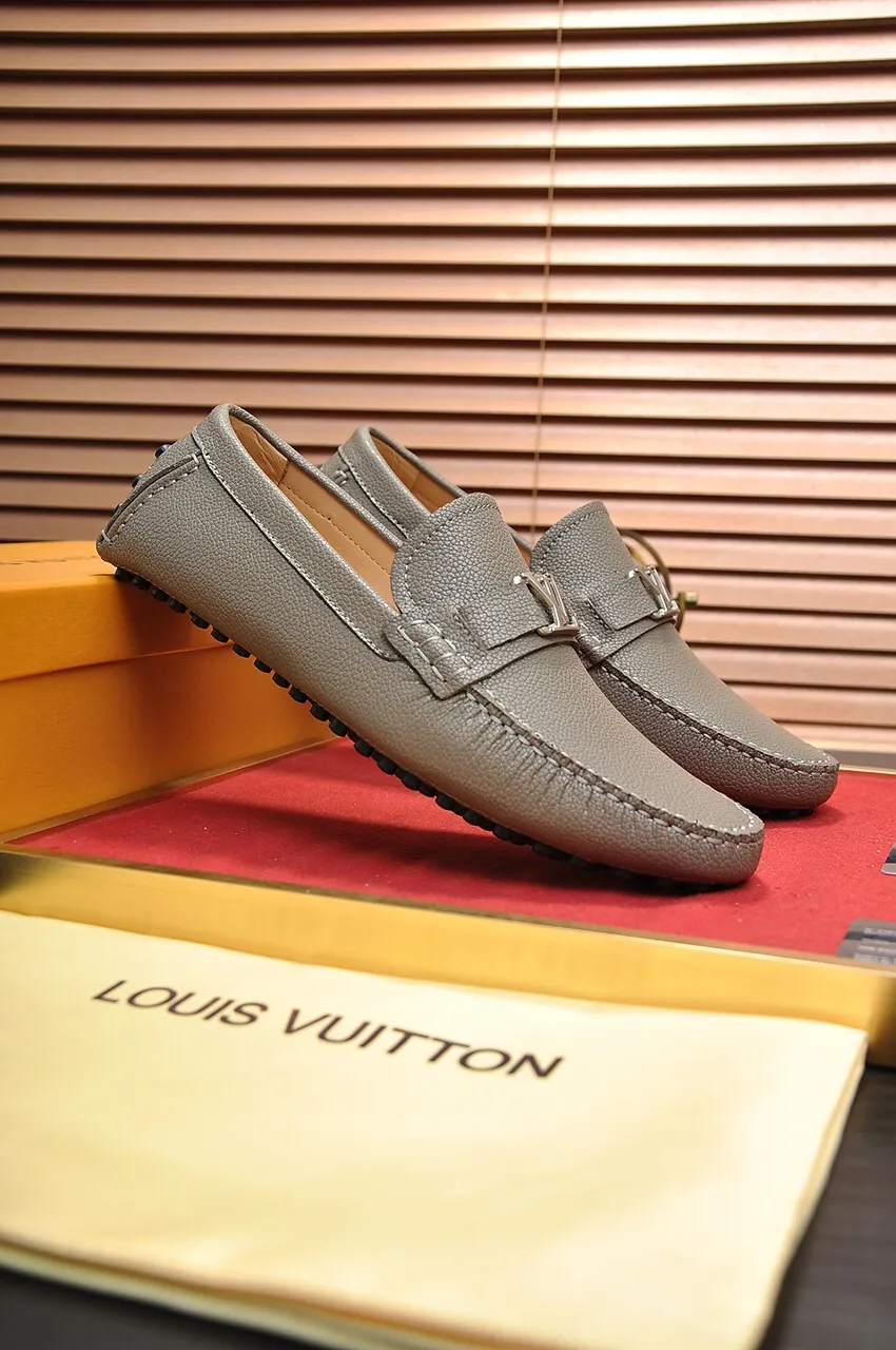 Men's men's shoes 💰420💶 [LV Doudou shoes] (water-dyed cowhide lining) new model is on the market, available on the official website. The new Doudou shoes are processed into single-color materials, and the uppers are made of imported horsehide leather. The body of the shoe is fully hemmed with mark thread, and is lined with imported original cowhide leather. The elegant shoe shape is super suitable for all-matching, and the size is 38-44.